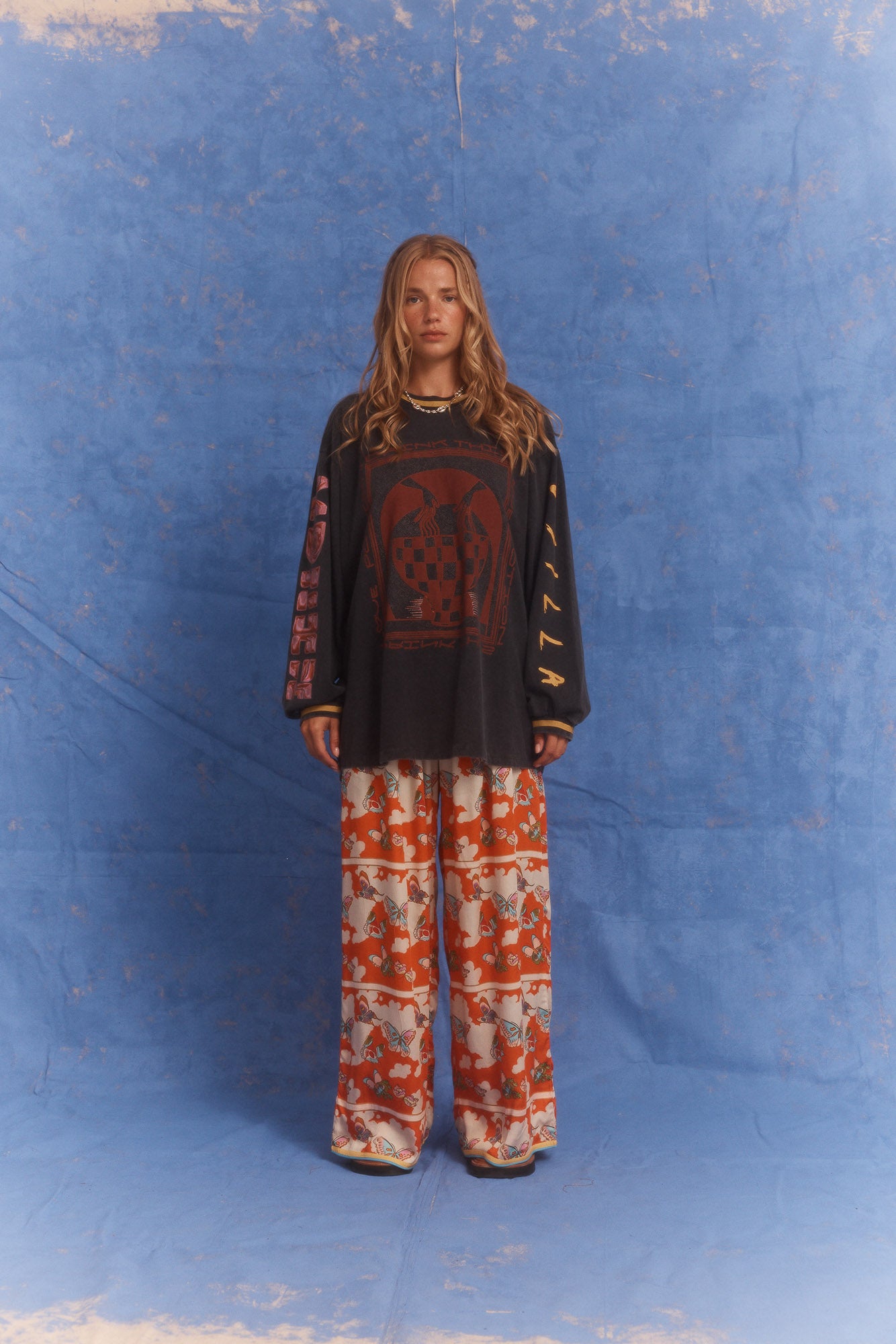 Kinga Csilla | Love Potion Roses Tee