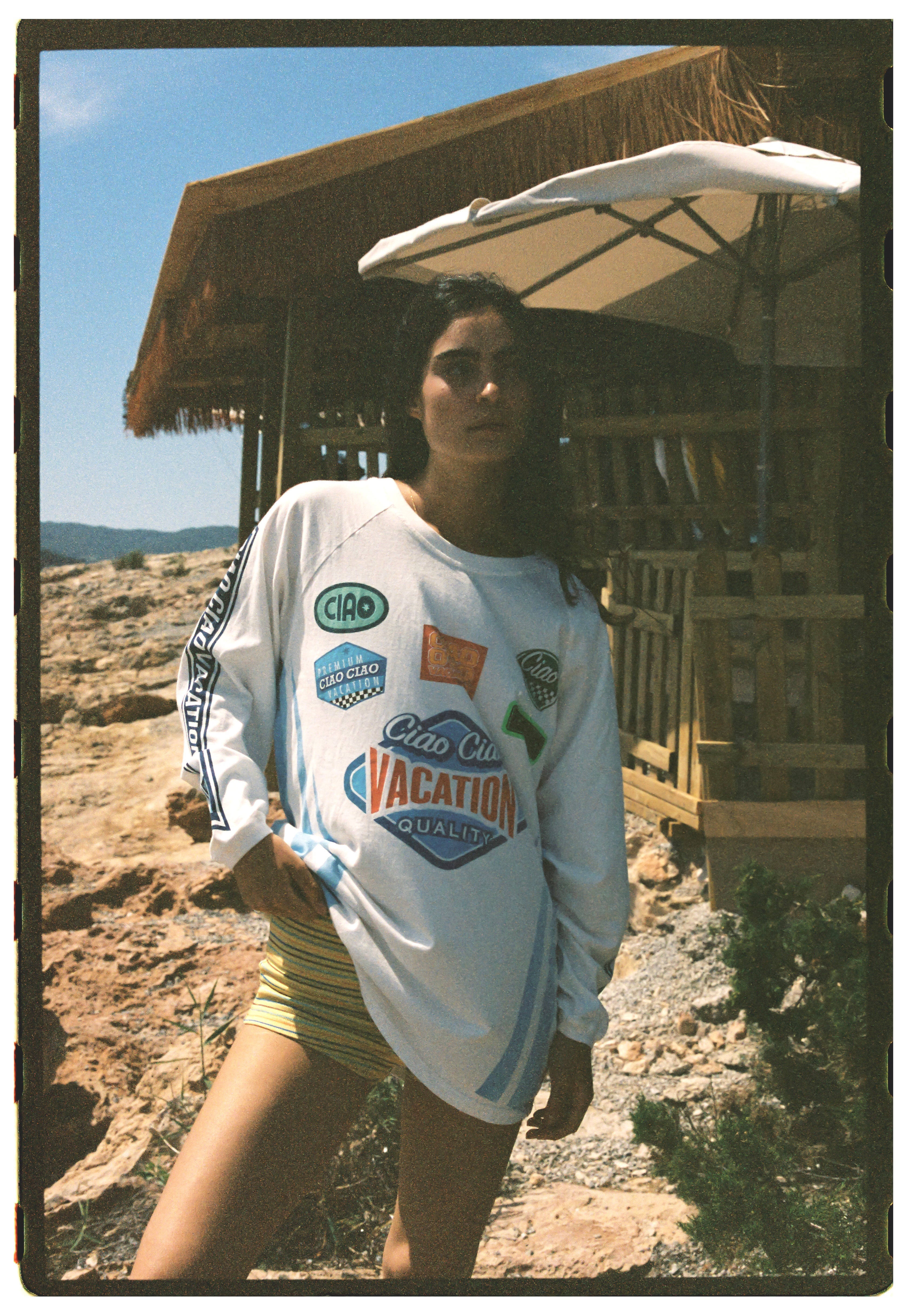 Ciao Ciao Vacation | Moto LS Tee
