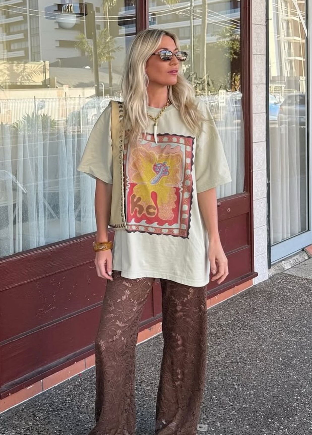 Kinga Csilla | Hibiscus Tee