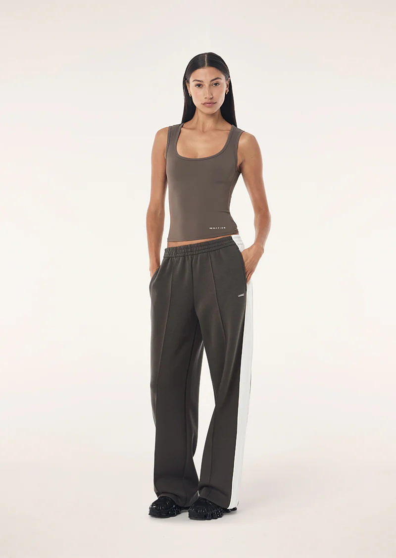 PE Nation | Triumph Pant 2.0 - Dark Olive/Whisper White