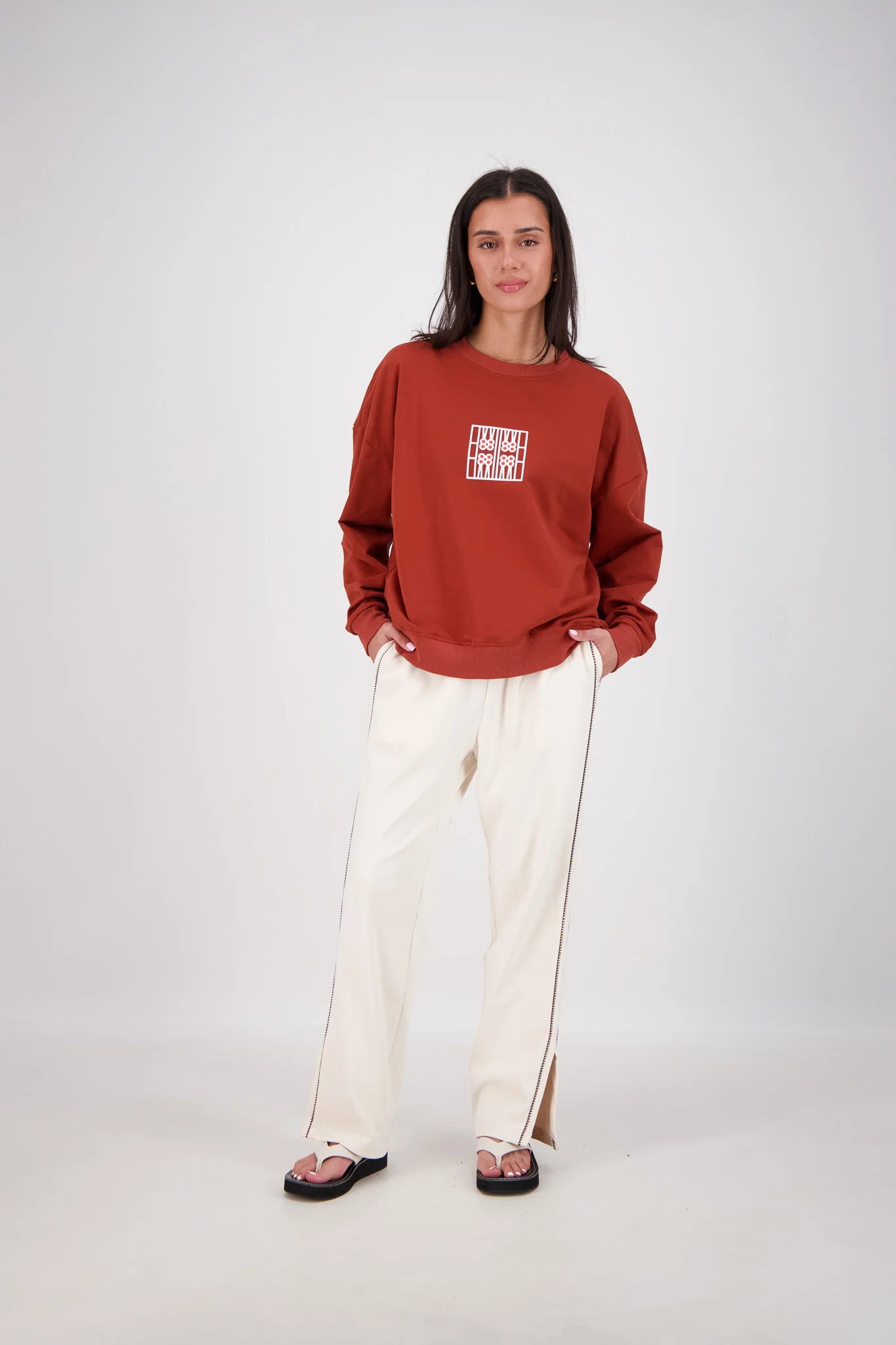 Jasmine Alexa | Back Home Sweatshirt Tobacco