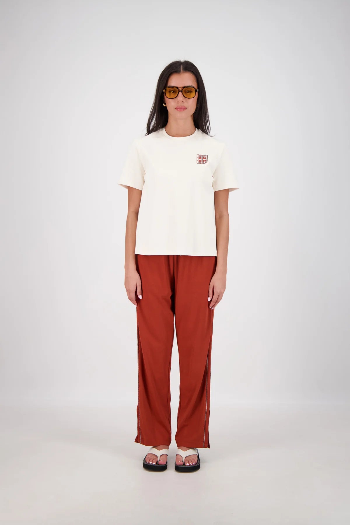 Jasmine Alexa | Back Home Tshirt Oatmeal