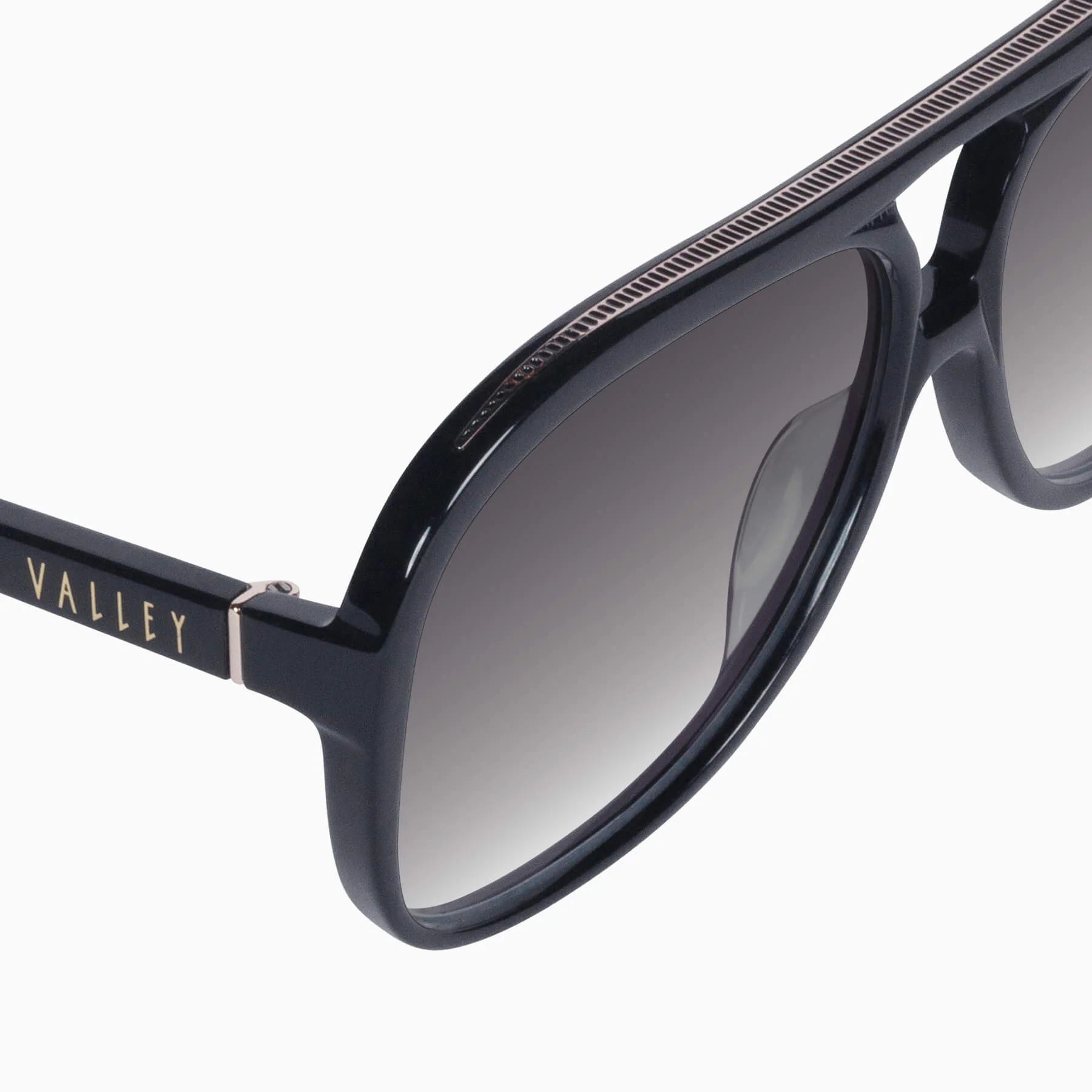 Valley | Bang Bang Gloss Black w. Gold Metal / Black Gradient Lens