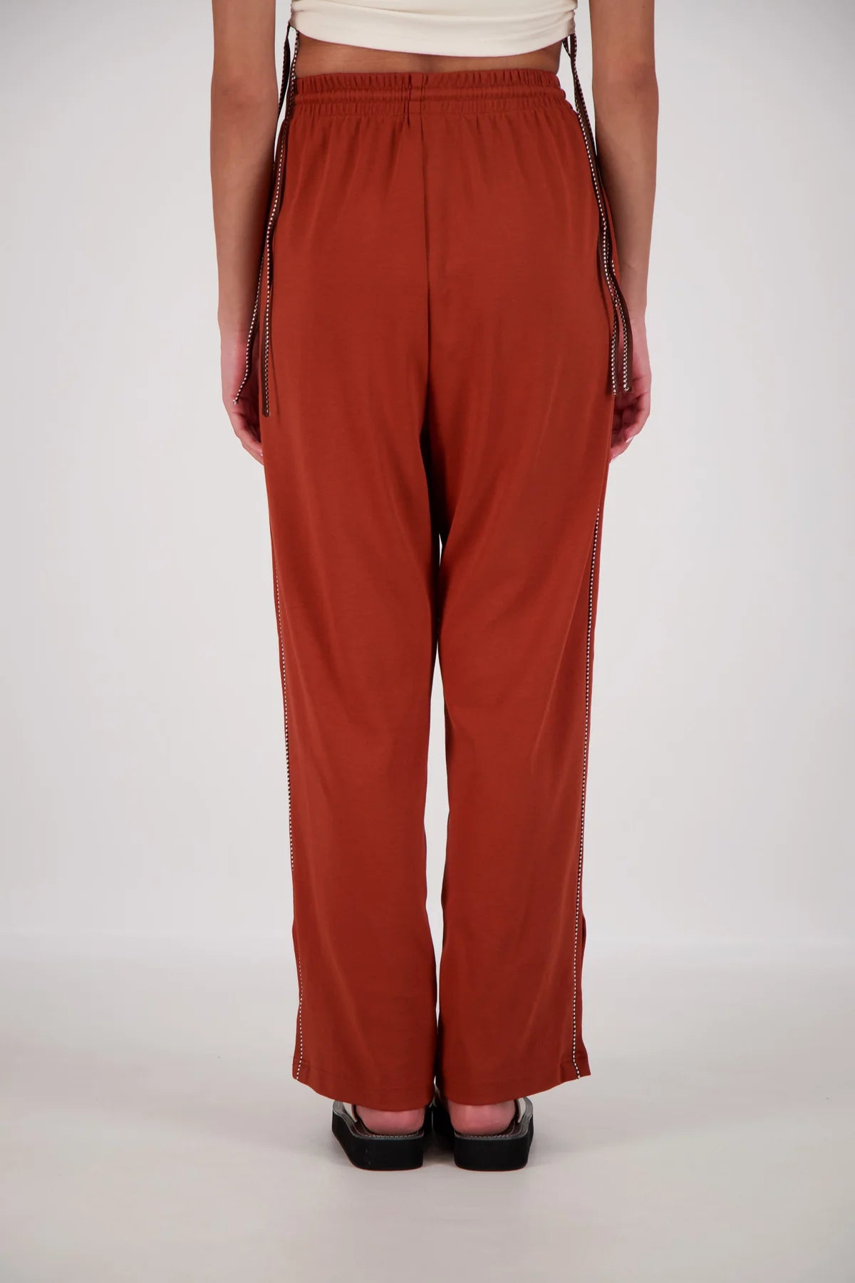 Jasmine Alexa | Manarola Trackpant Tobacco