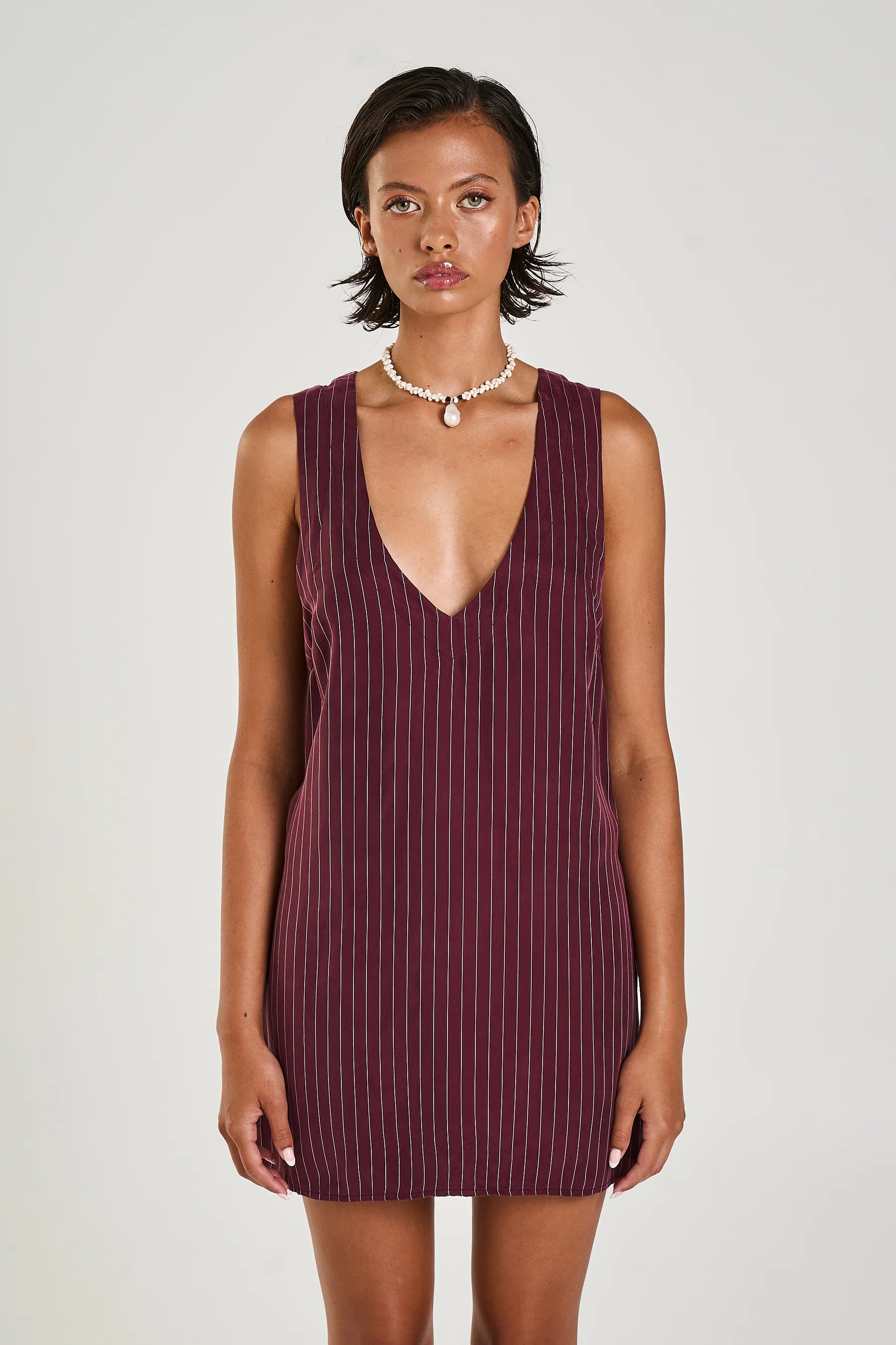 Summi Summi | V-Neck Shift Dress Kina Pinstripe