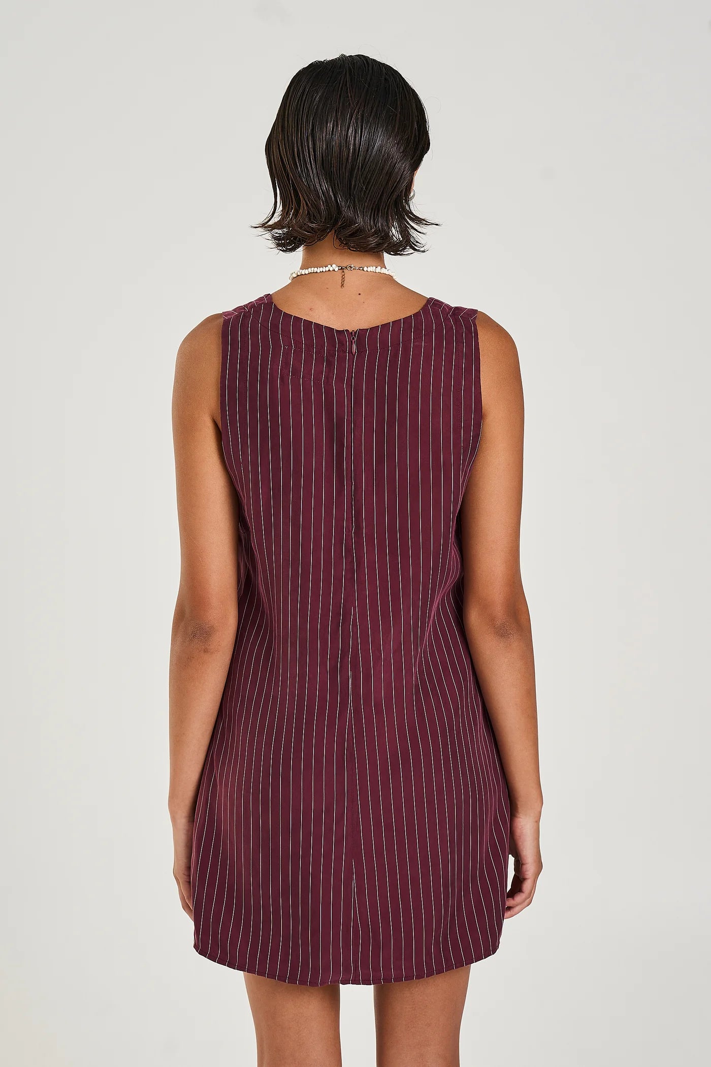 Summi Summi | V-Neck Shift Dress Kina Pinstripe