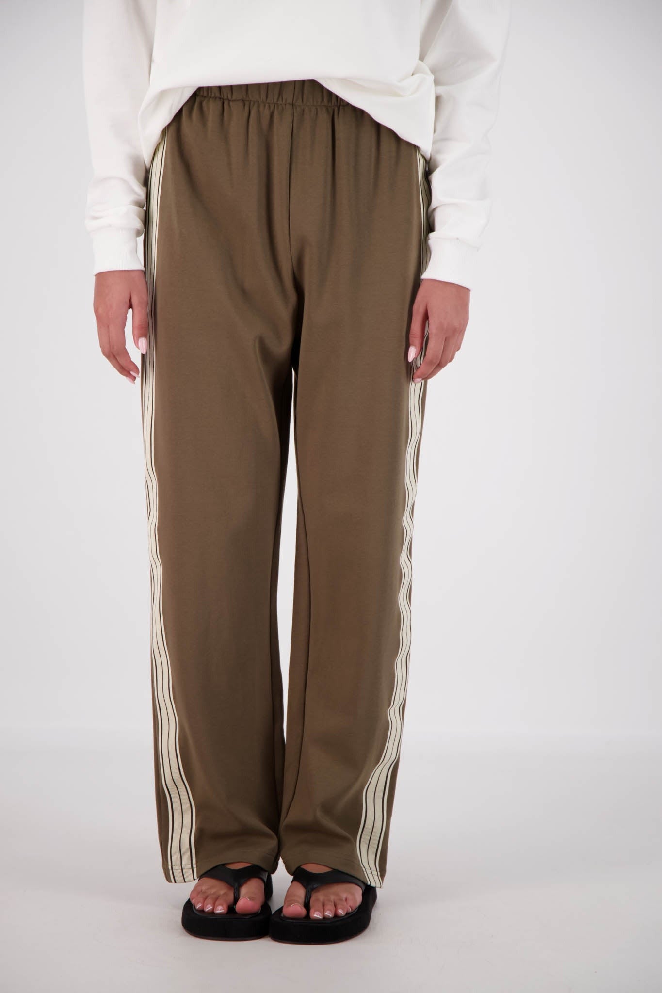 Jasmine Alexa | Panarea Trackpant Olive