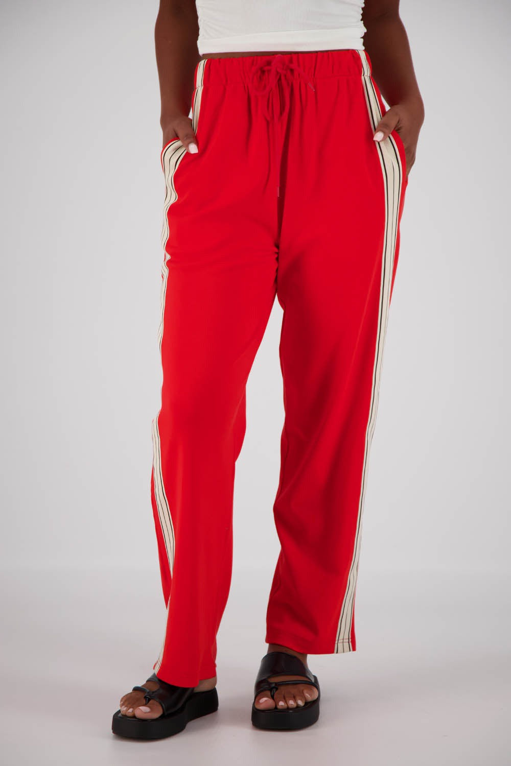 Jasmine Alexa | Panarea Trackpant Red