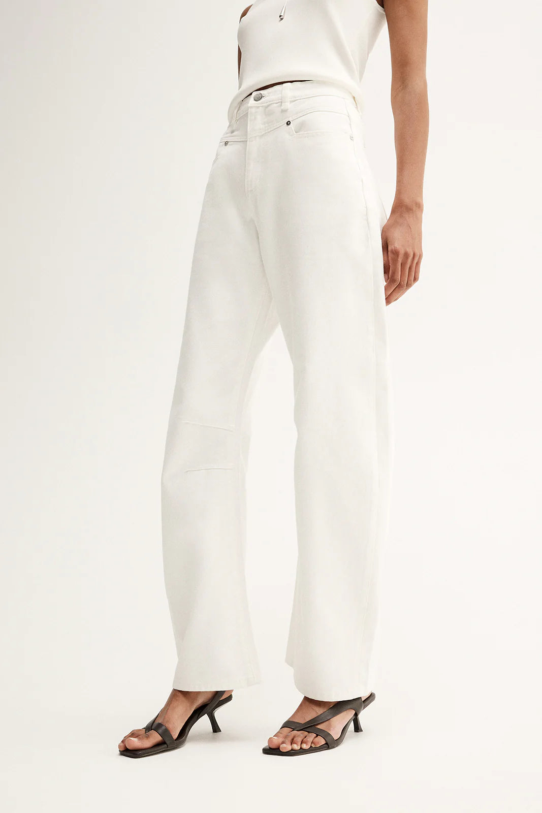 Elka Collective | Chelsea Barrel Leg Jean - Ivory