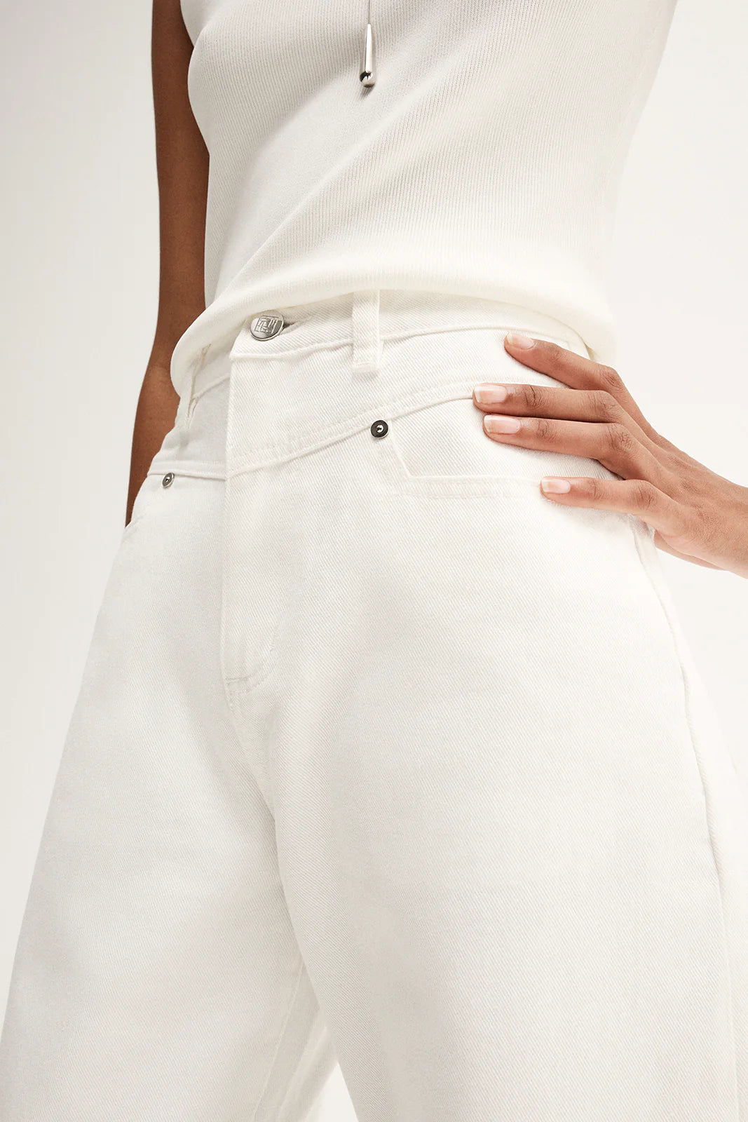 Elka Collective | Chelsea Barrel Leg Jean - Ivory
