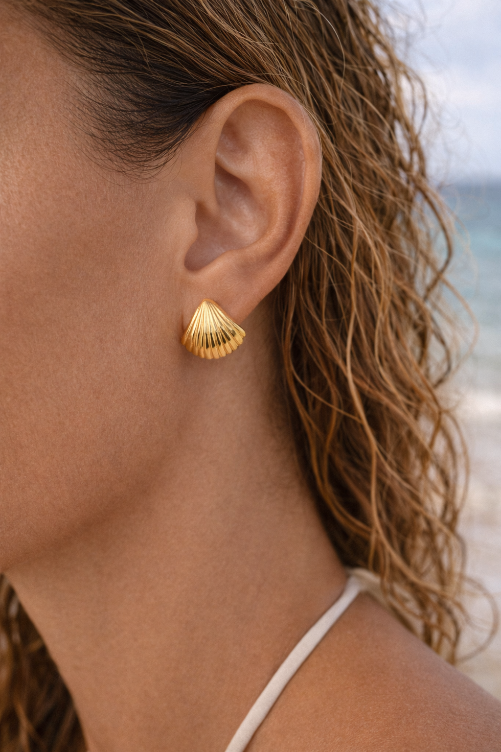 R&T | Solea Shell Stud Earrings