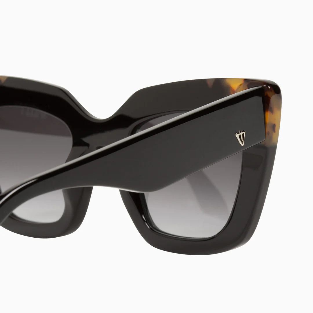 Valley | Brigada - Gloss Black w Tort Brow Corners
