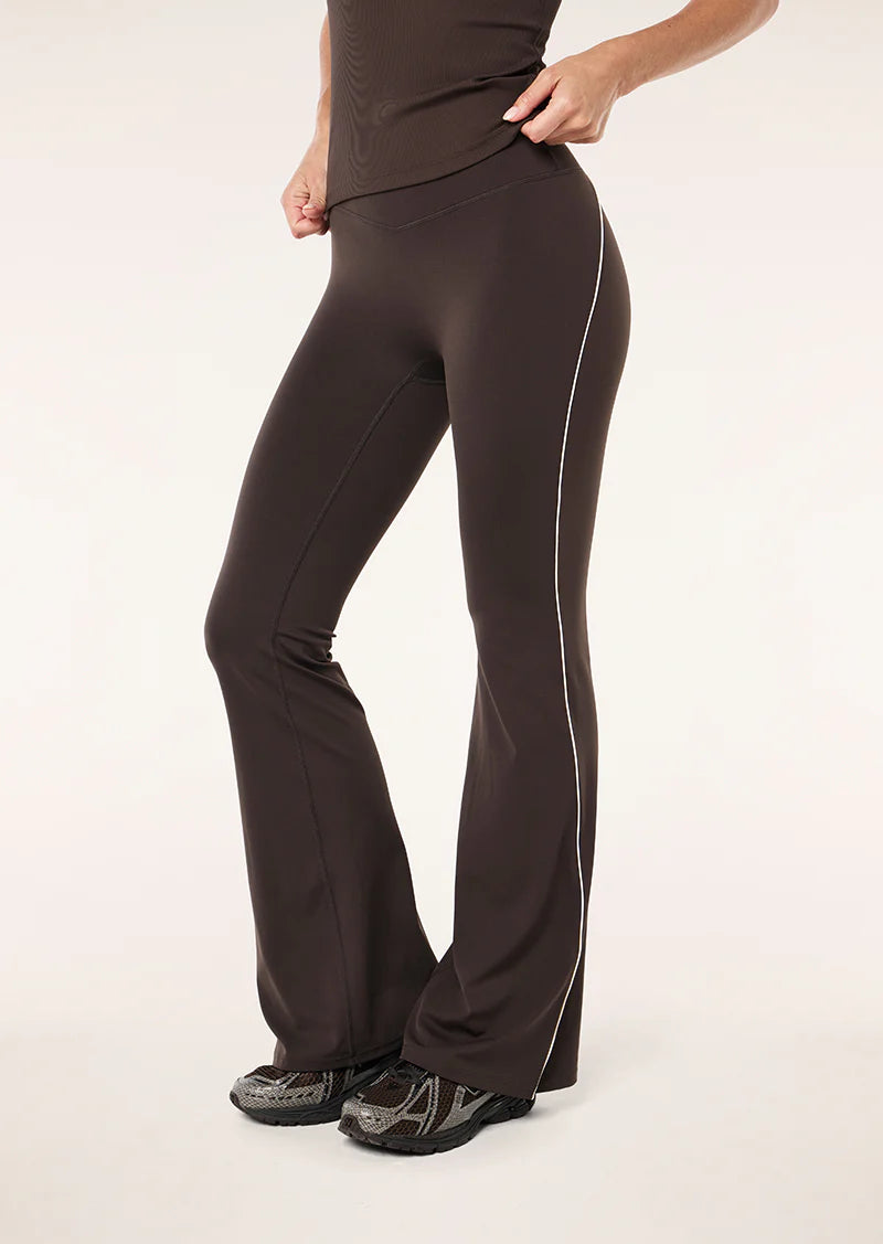 PE Nation | Preview Piping Legging - Coffee