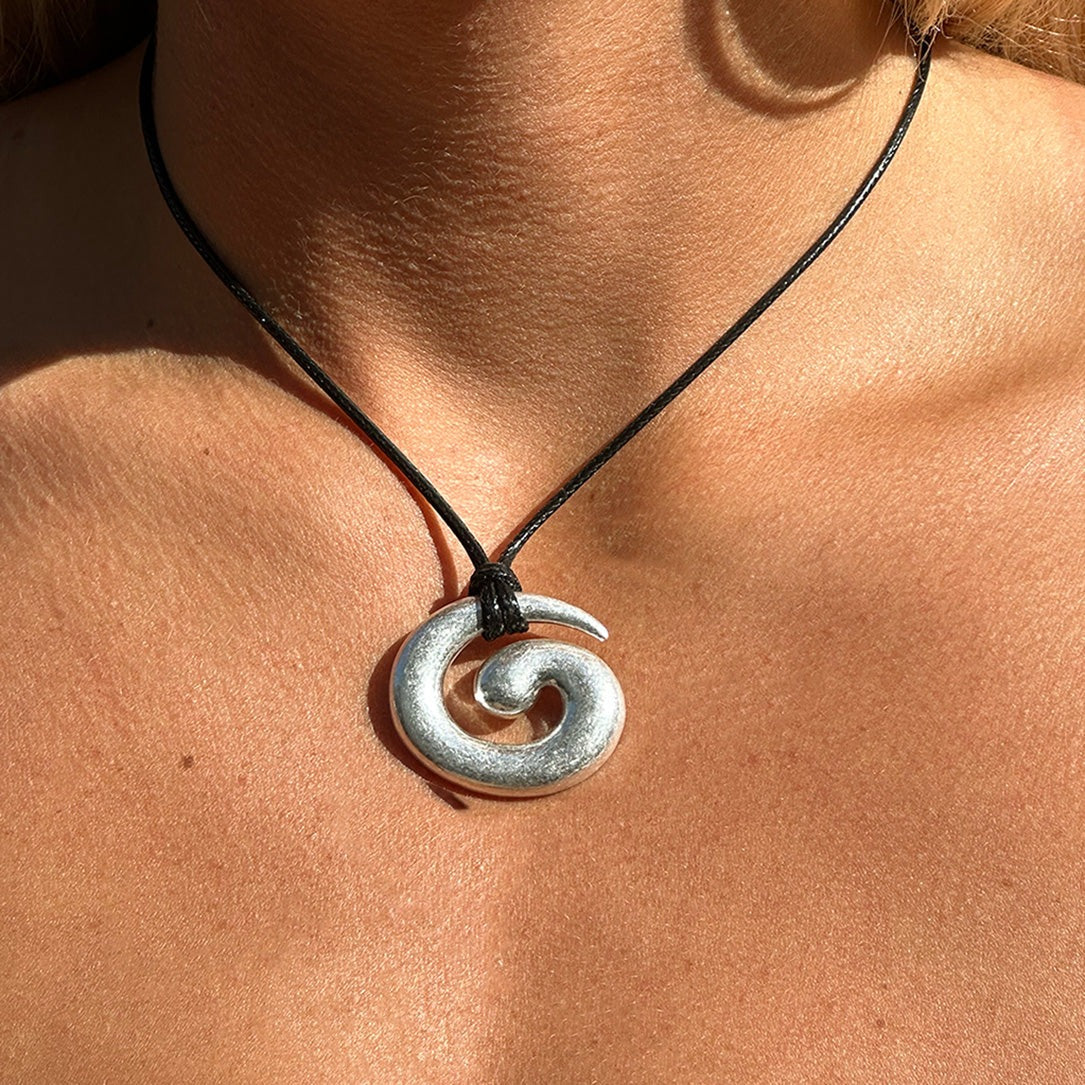 Briwok | Silver Swirl Necklace