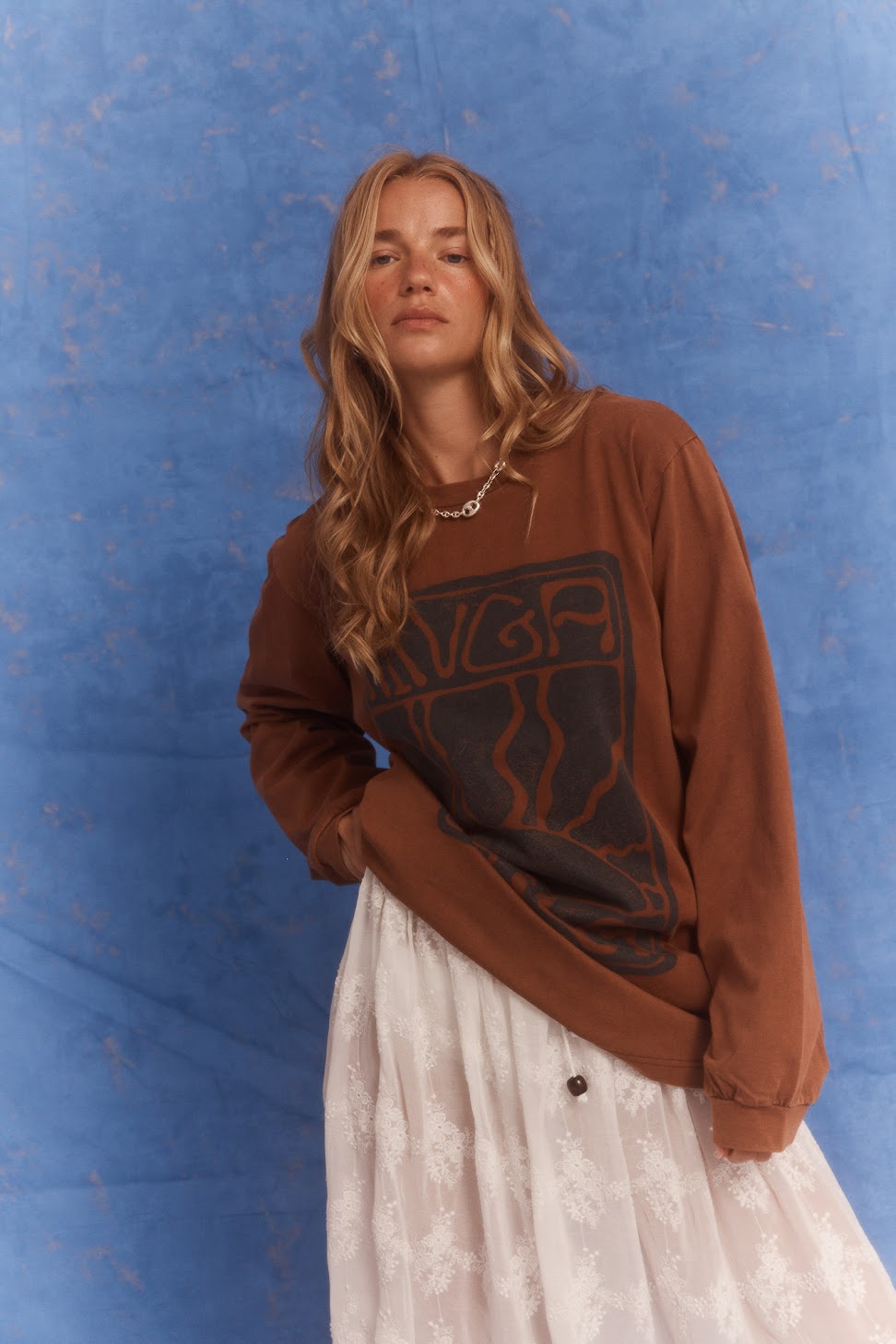 Kinga Csilla | Lino Roses Tee