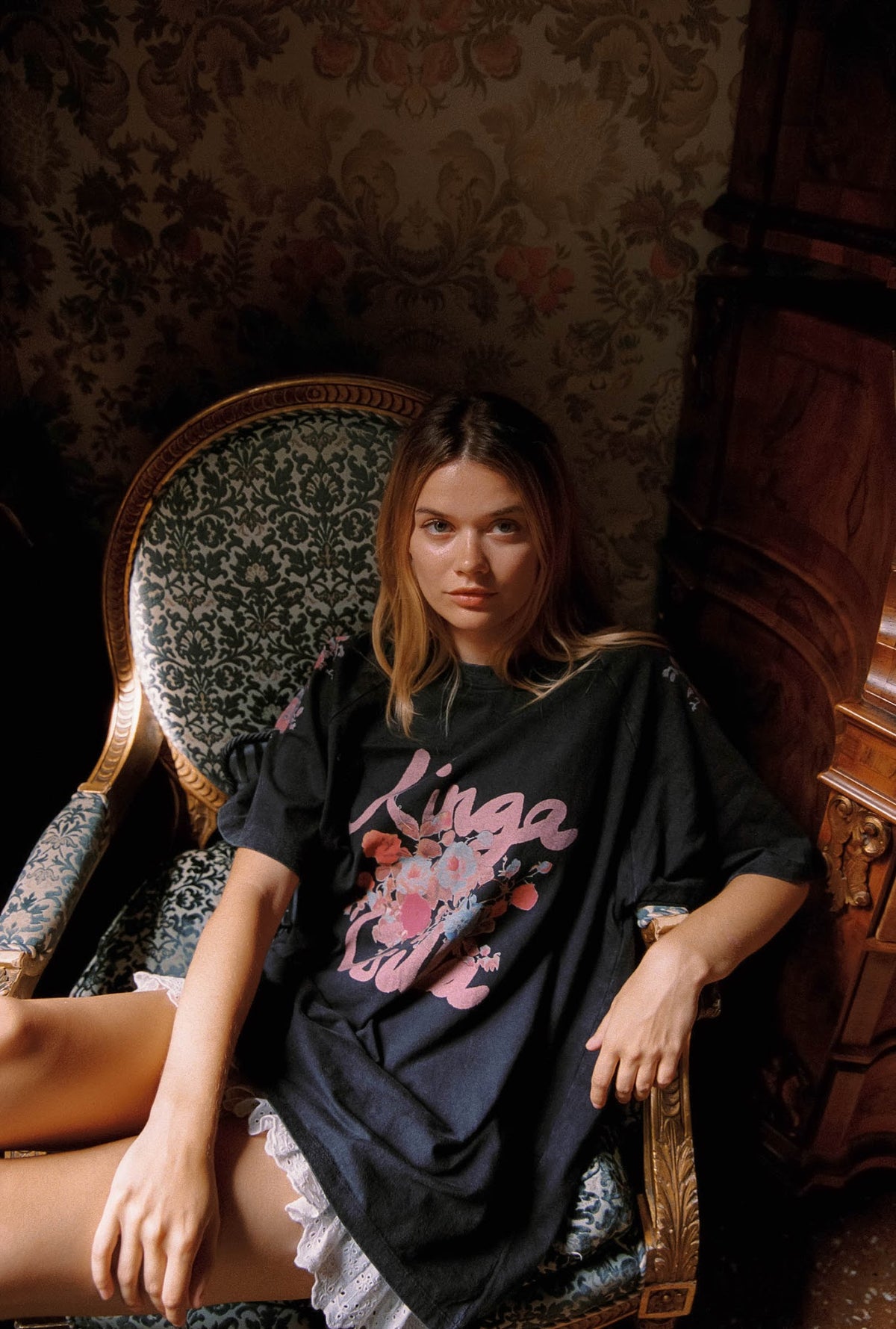 Kinga Csilla | Petal Sunset Tee
