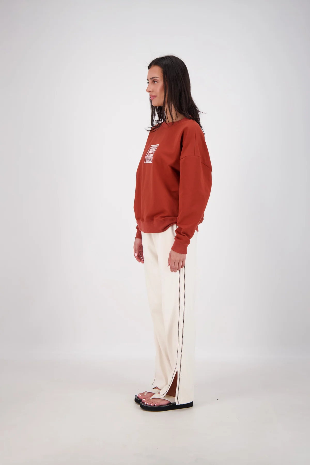Jasmine Alexa | Back Home Sweatshirt Tobacco