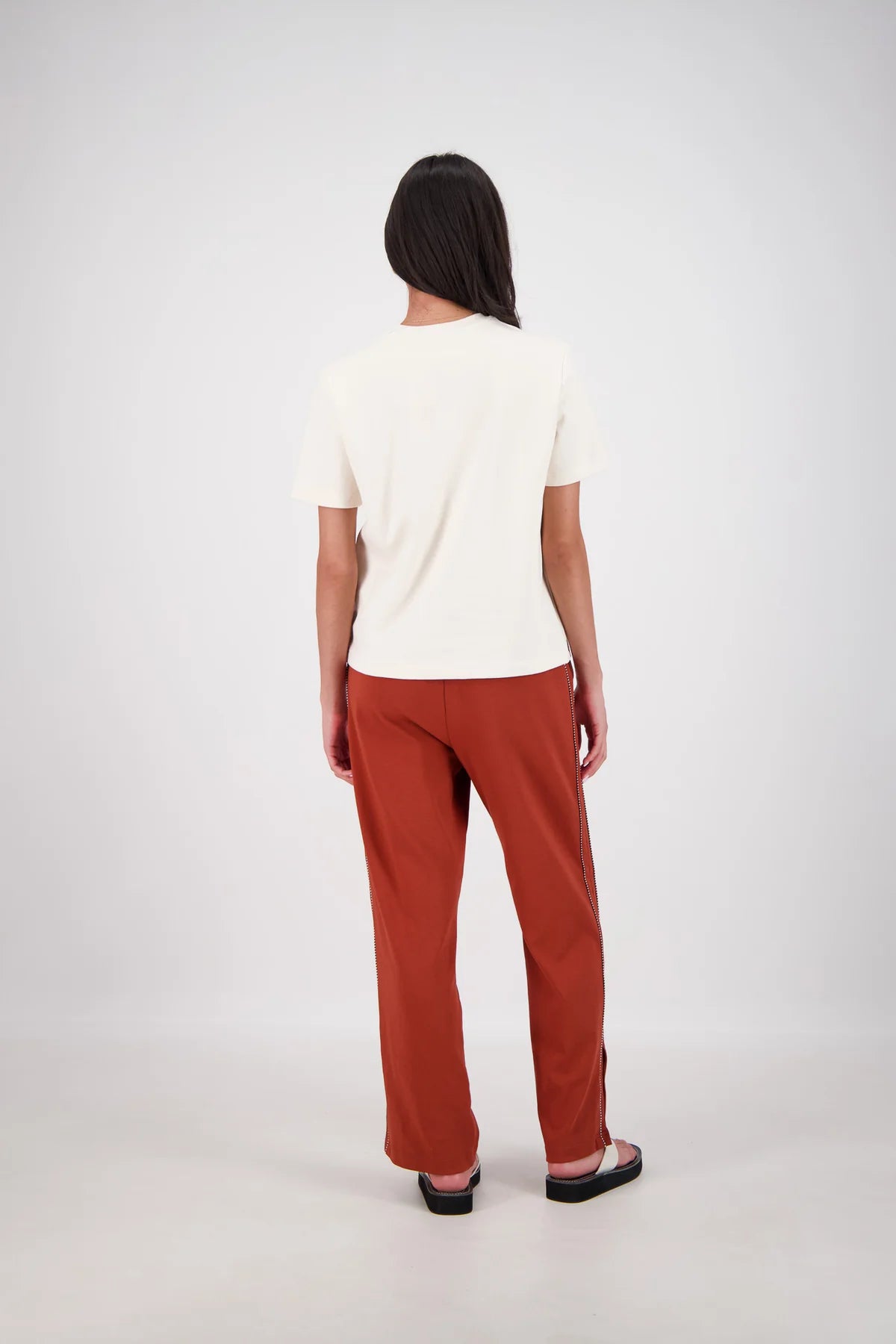 Jasmine Alexa | Back Home Tshirt Oatmeal