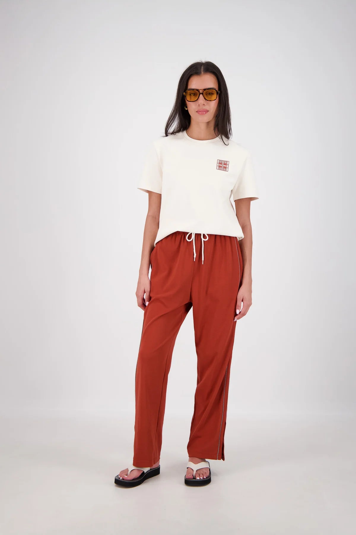Jasmine Alexa | Manarola Trackpant Tobacco