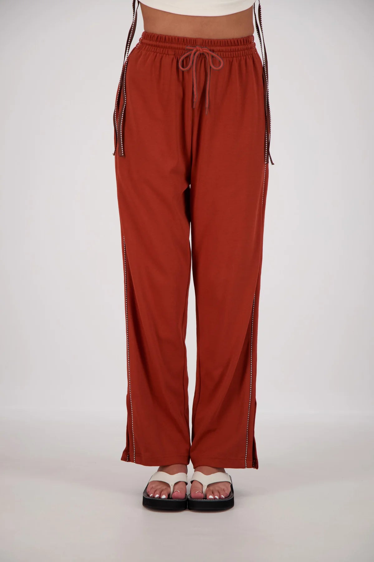 Jasmine Alexa | Manarola Trackpant Tobacco