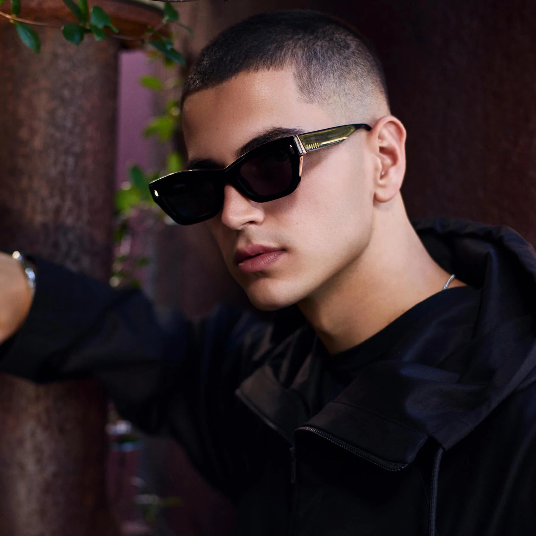 Valley | Delancey - Gloss Black w. Gold Metal / Black Lens