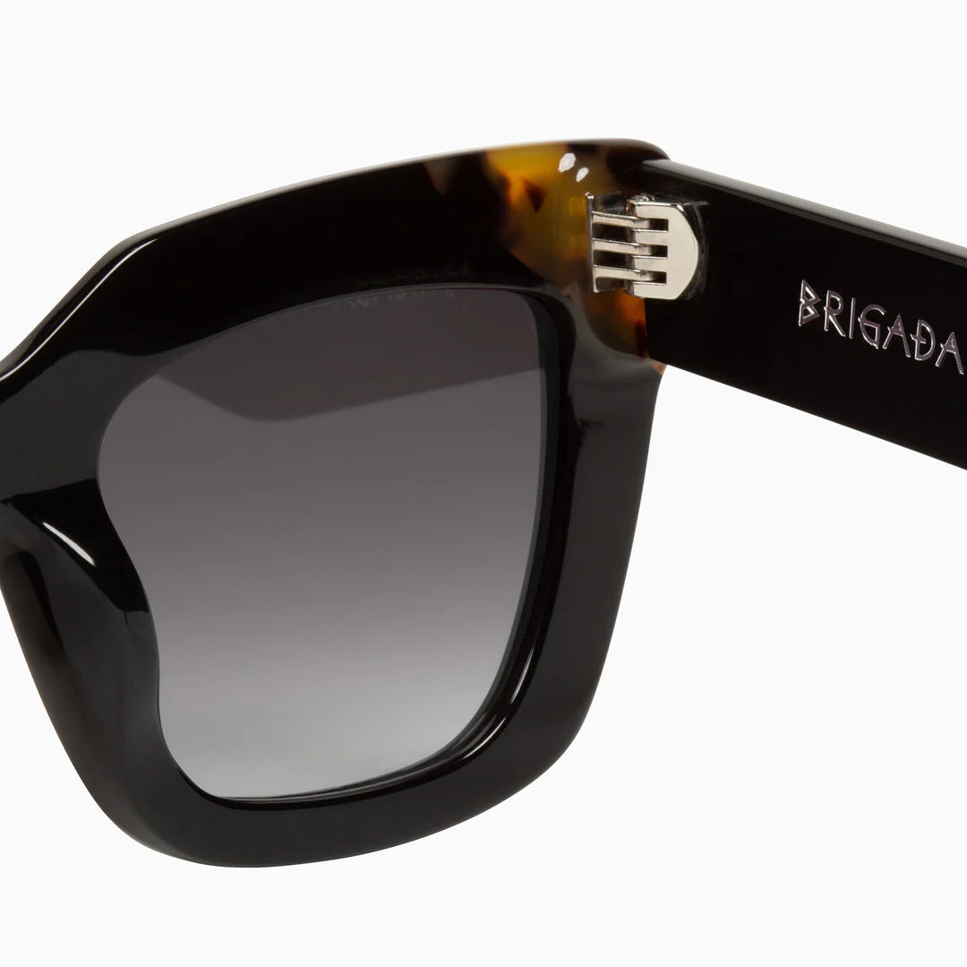 Valley | Brigada - Gloss Black w Tort Brow Corners