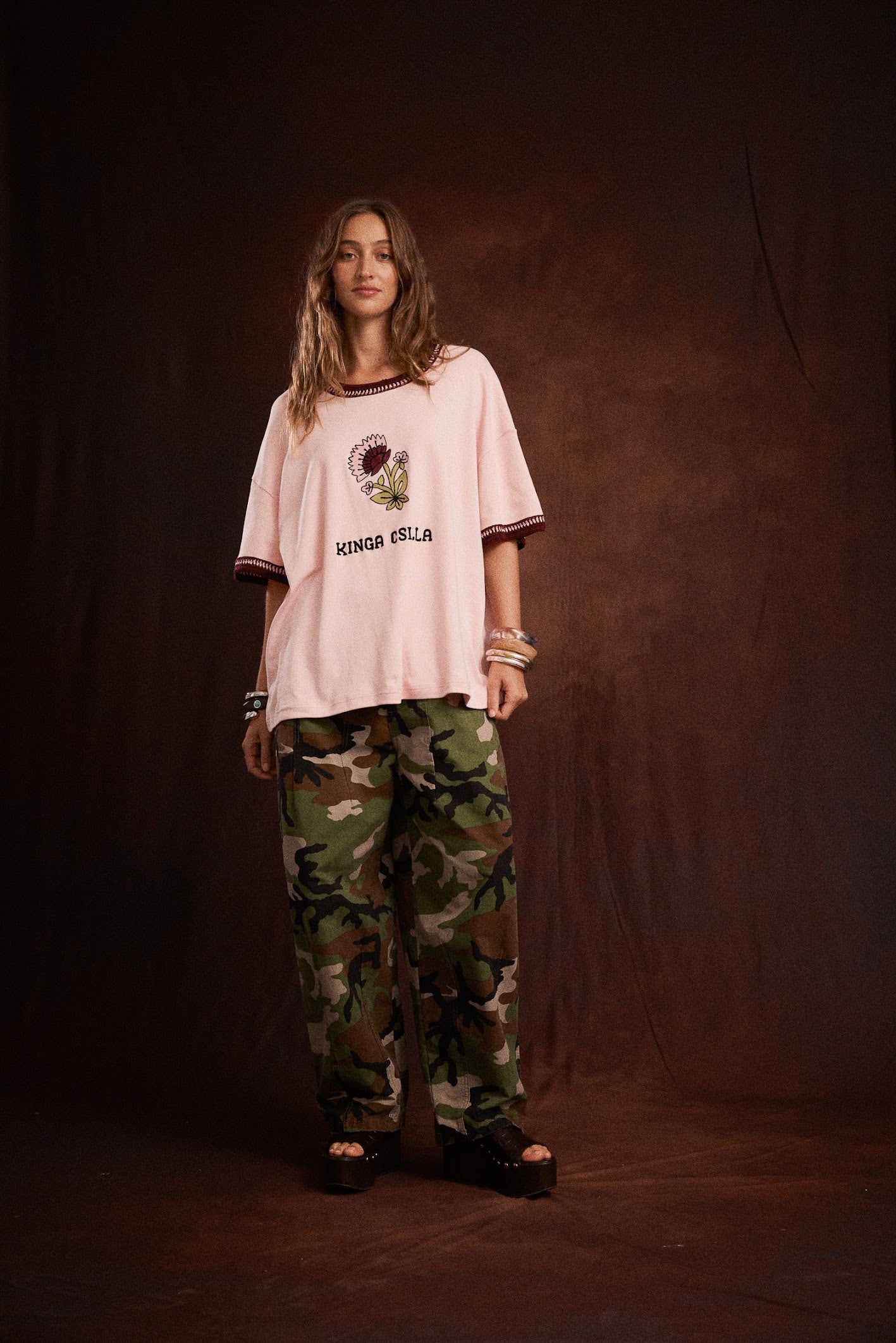 Kinga Csilla | Loto Allora tee