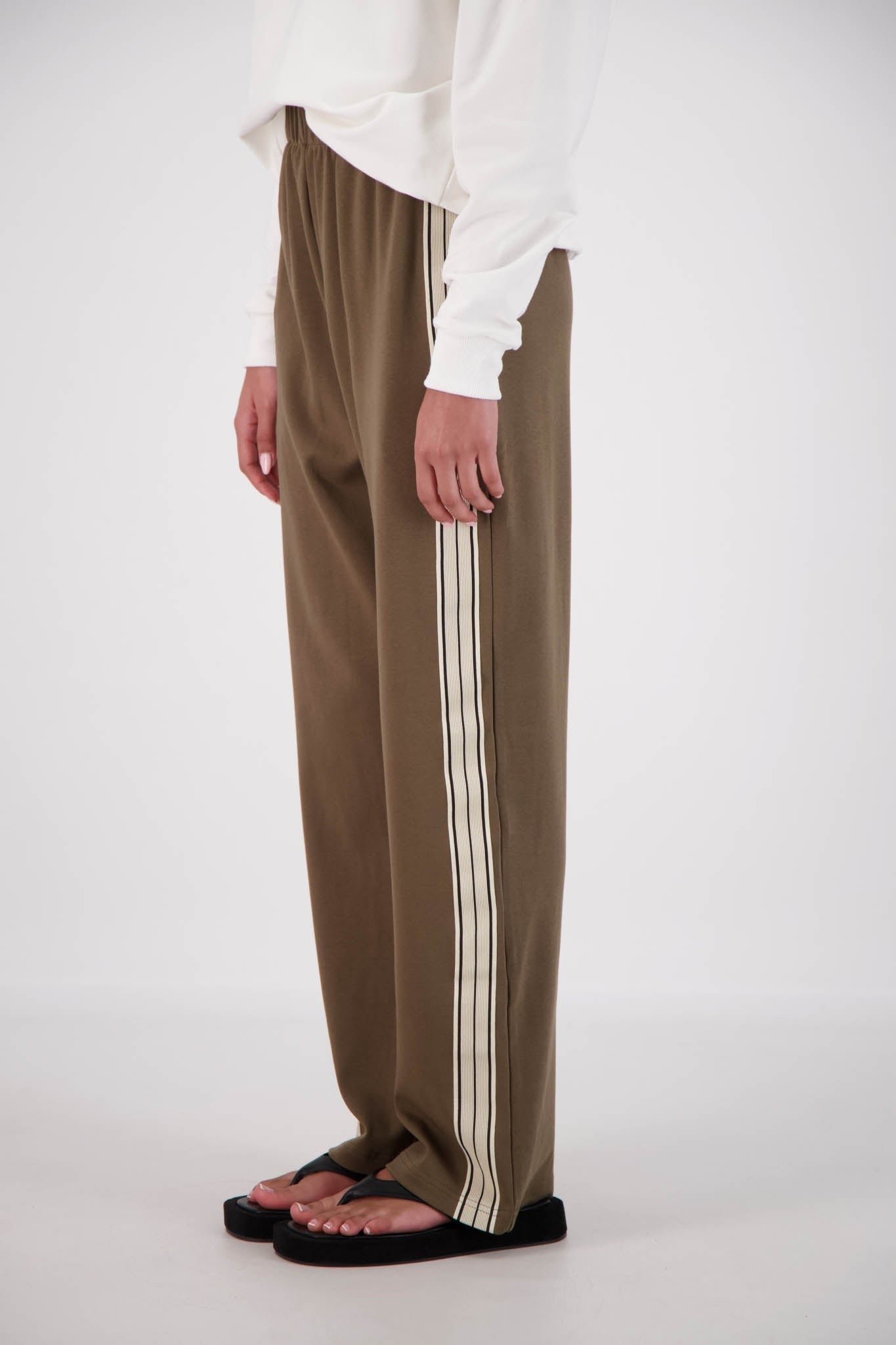 Jasmine Alexa | Panarea Trackpant Olive