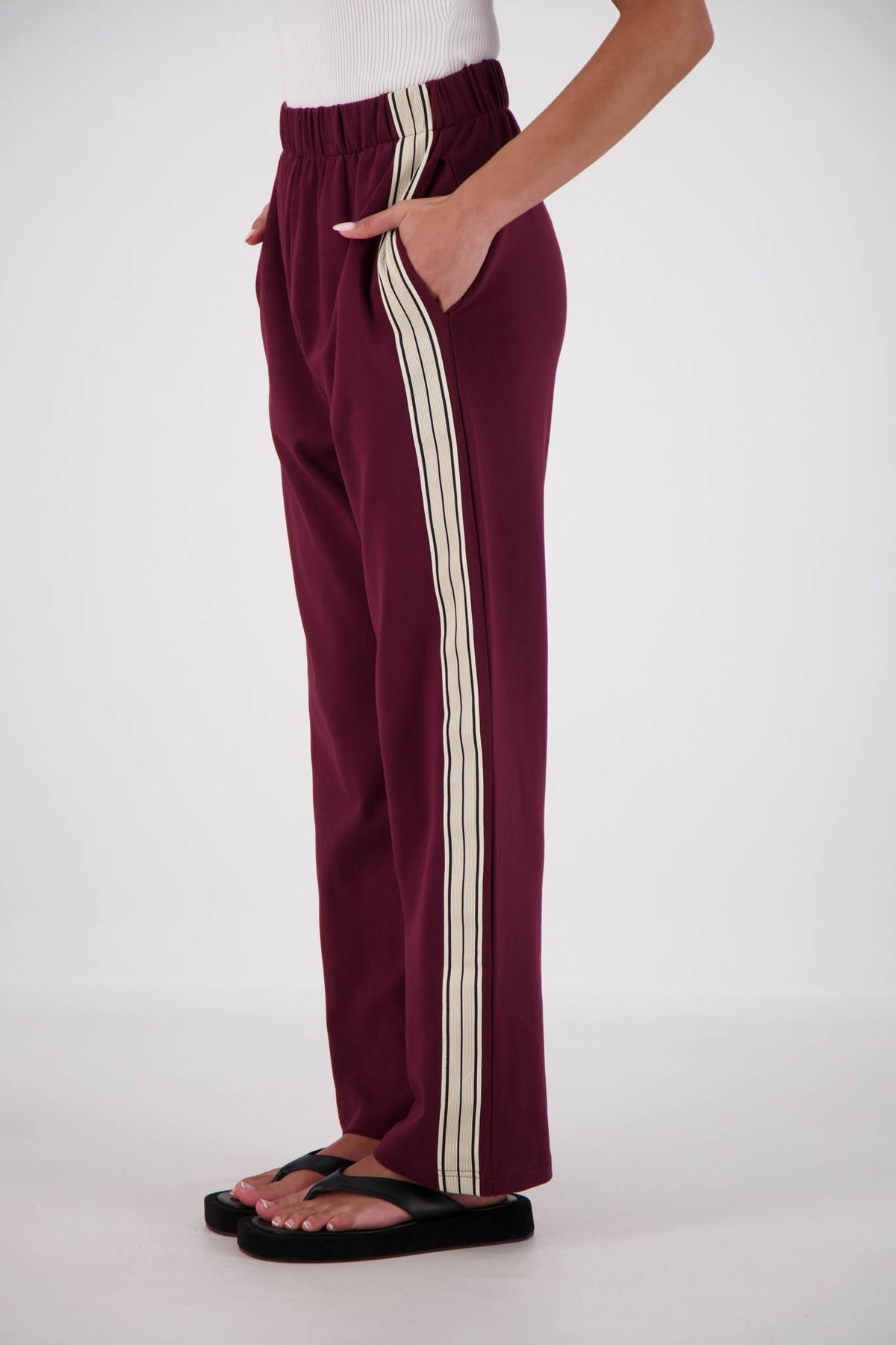 Jasmine Alexa | Panarea Trackpant Plum